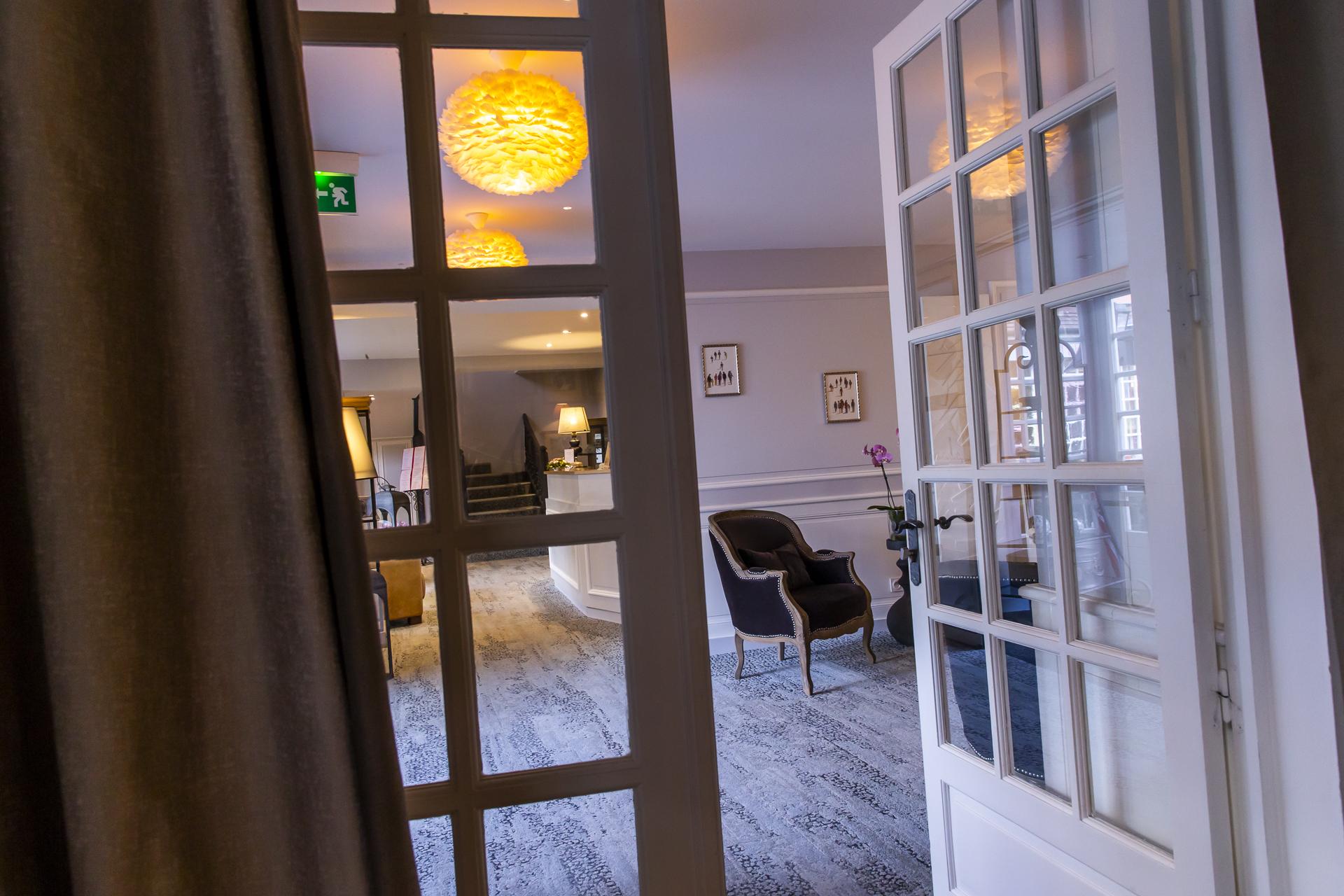 Hotel Le Lion D'Or Et Restaurant La Table Du Lion Bayeux Eksteriør billede